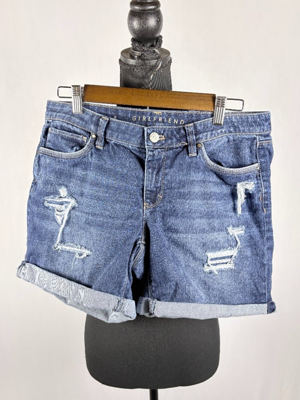 White House Black Market | Girlfriend Denim Shorts | Women’s 6 | Distressed